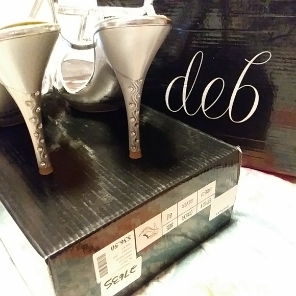 Silver pump 5"heel sandal by Deb. Size 8 1/2 - Picture 2 of 11